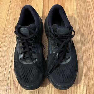 Brooks Adrenaline GTS 18 running shoes